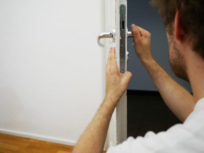 What To Look for When Hiring a Locksmith
